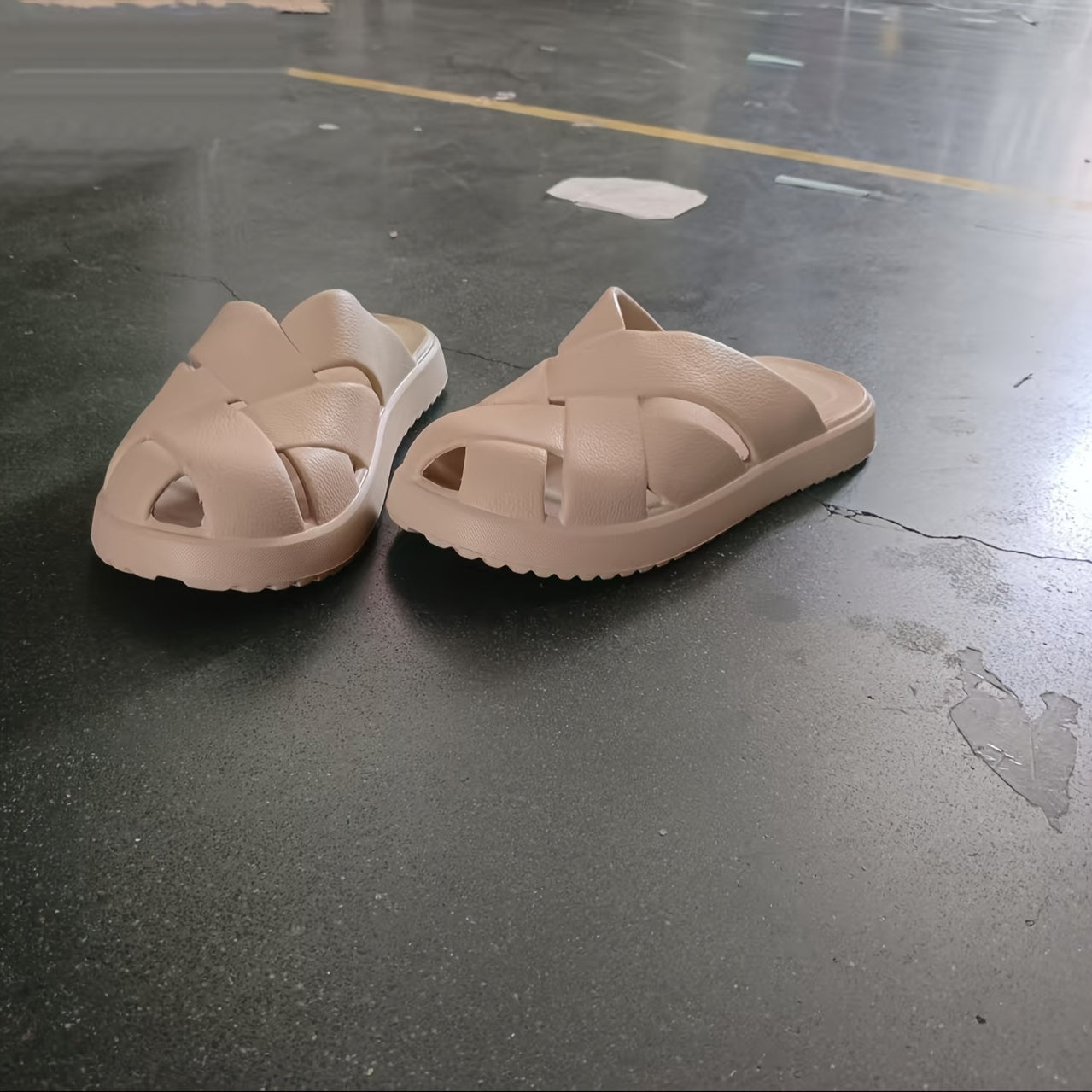 Damen Chunky Slides mit Kreuzriemen – Modische Freizeitsandalen für Alltag & Entspannung