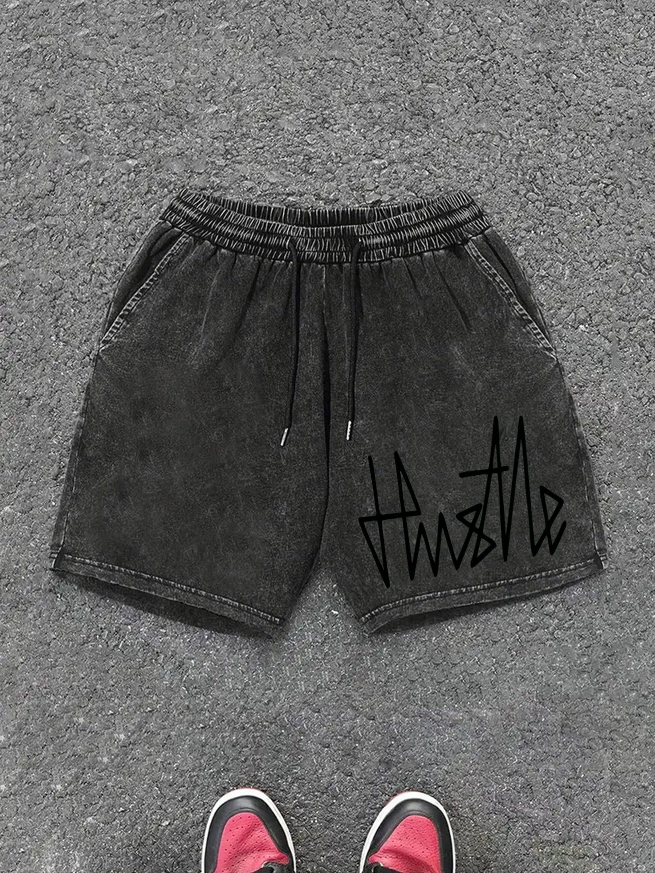Herren Streetwear Shorts mit Hustle Print – Lässige Freizeithose für Sport & Alltag