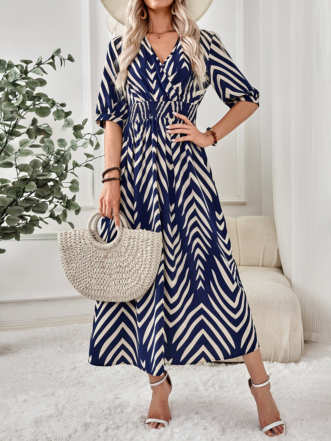 Damen Maxikleid mit Chevron-Muster und Wickeloptik – Eleganter Look für Alltag und besondere Anlässe