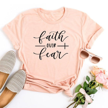 Lily – Christliches T-Shirt für Frauen mit Glaubensbotschaft