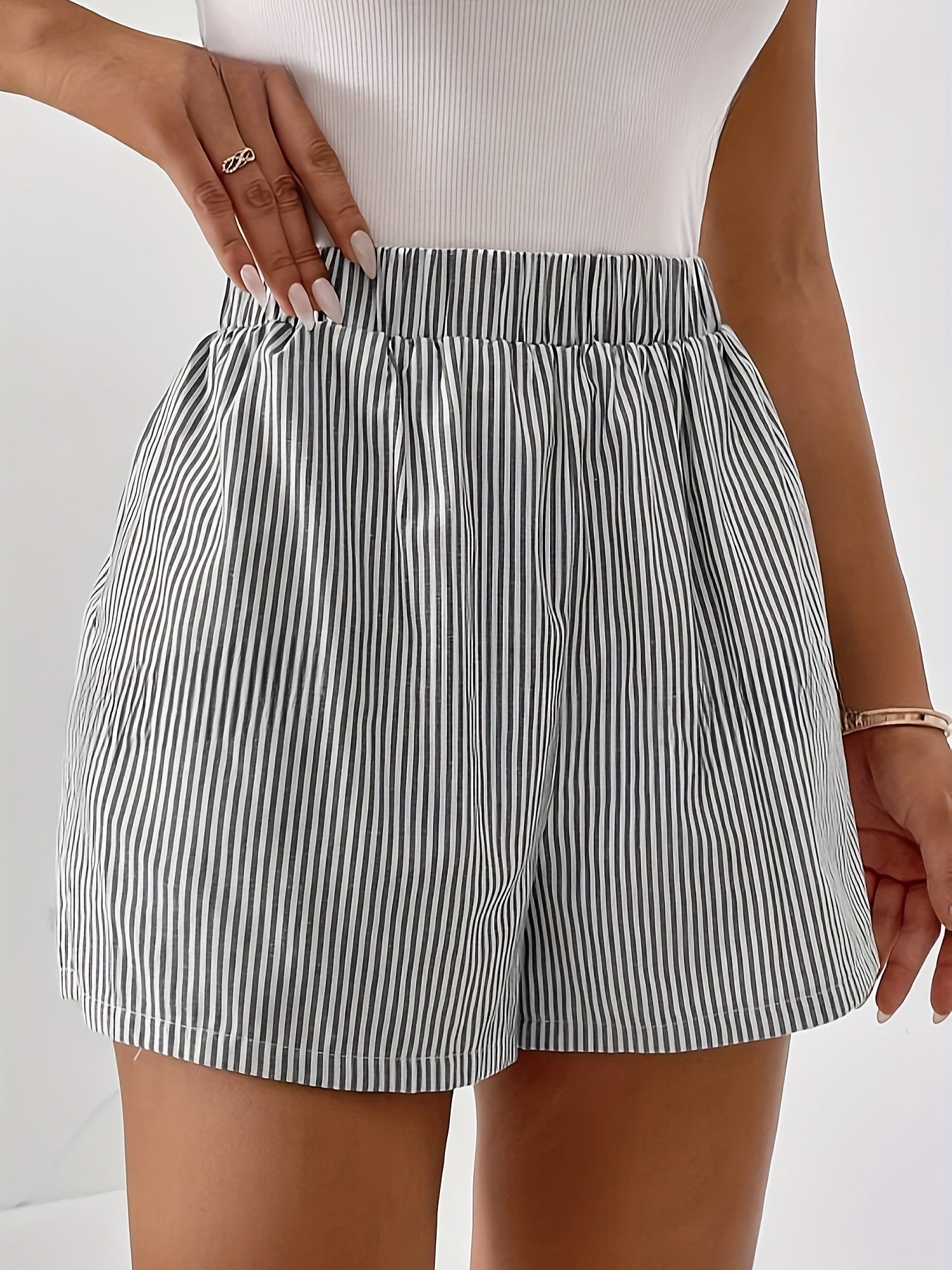 Damen Elegante High Waist Shorts mit Streifenmuster – Perfekt für Alltag & Freizeit