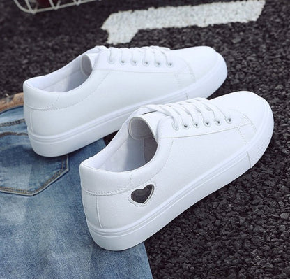Grace – Damen Sneaker aus Kunstleder mit Herzmuster