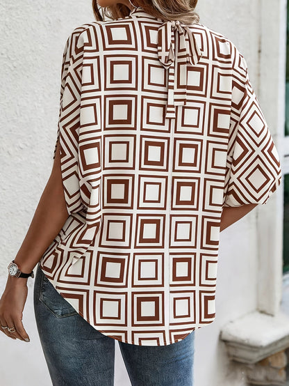 Damen Bluse mit Stehkragen und modernem geometrischem Muster, eleganter Business- und Freizeitstil
