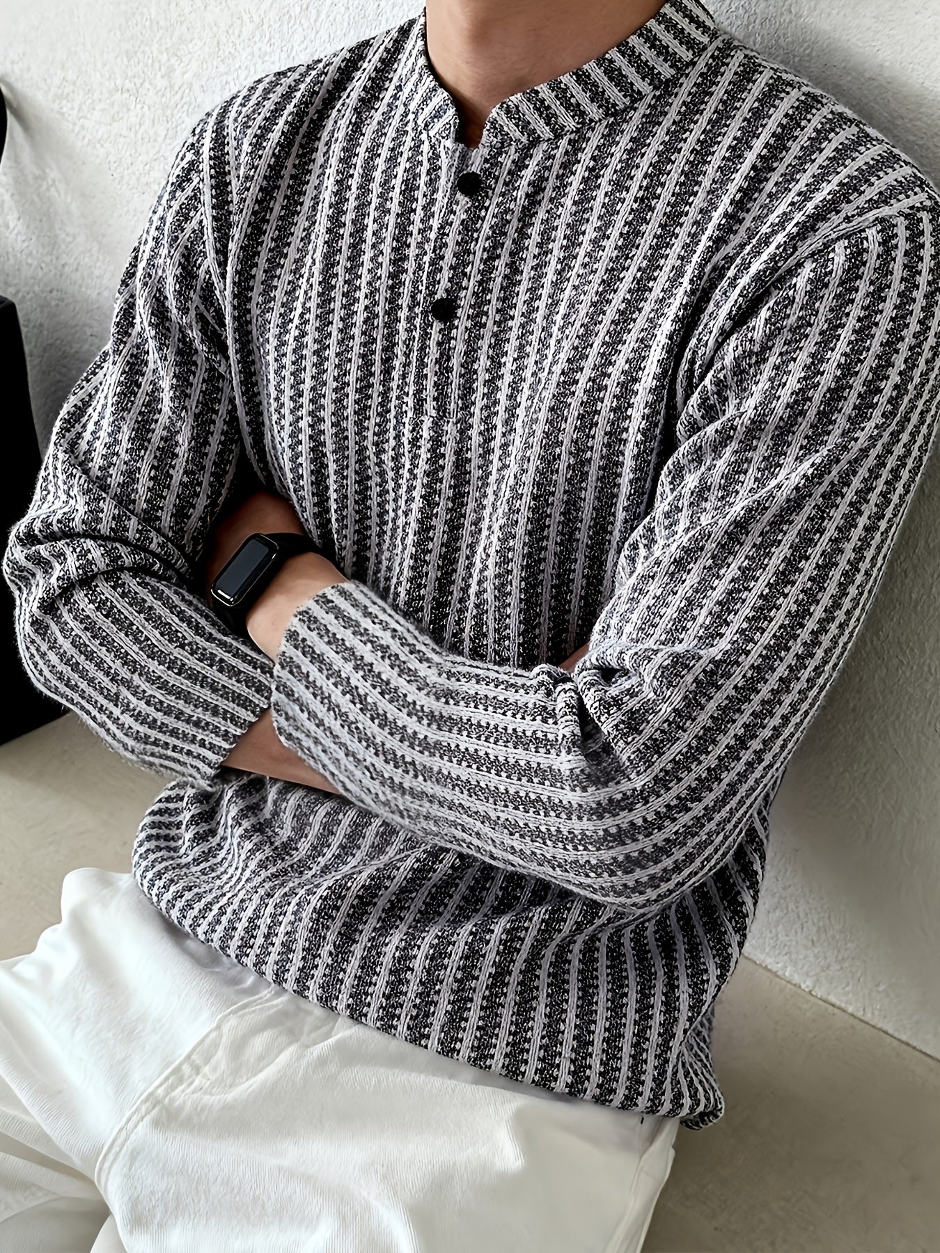 Herren Langarm Stehkragen Henley Shirt mit Streifenmuster – Lässiger und Eleganter Look