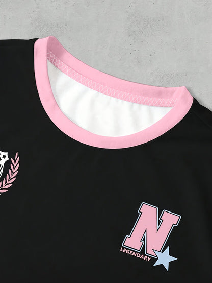 Damen Preppy Style Trikotshirt mit Nummer 28 und Print – Freizeit & Streetwear