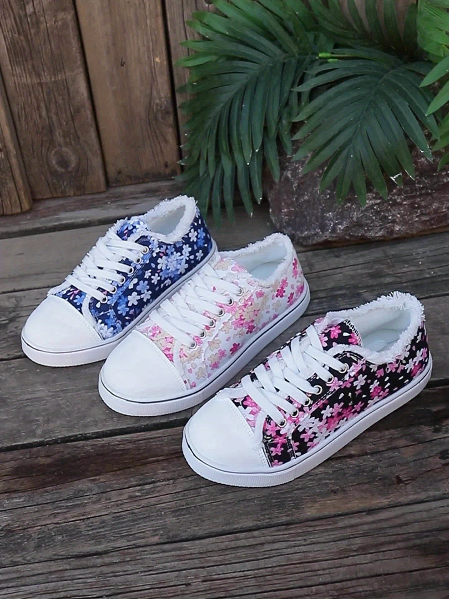Damen Sneaker mit Blumenmuster – Modische Freizeitschuhe für Alltag und Freizeit