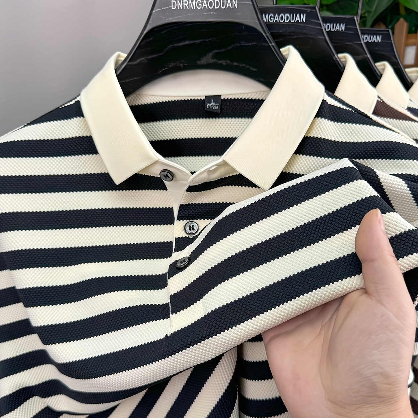Herren Poloshirt mit klassischem Streifenmuster – Kurzarm, maritimer Look, eleganter Freizeitstil