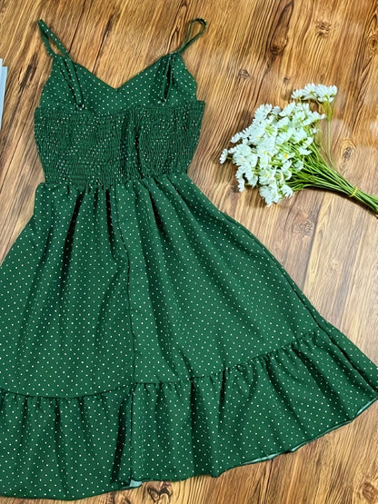 Damen Polka Dot Kleid mit Knopfleiste und Rüschen – Vintage-inspirierter Sommer-Look