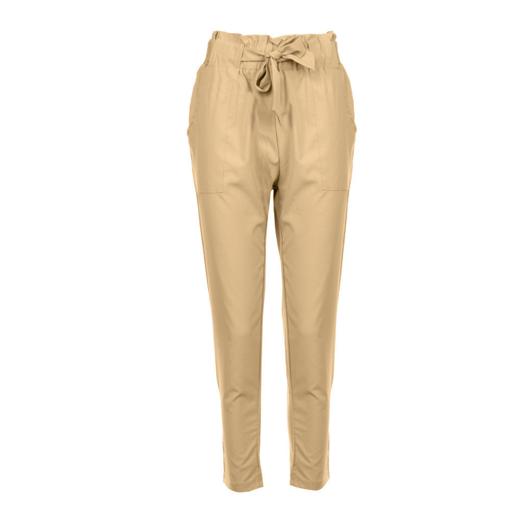 Andrea – Damenhose aus Holz mit schlanker Passform