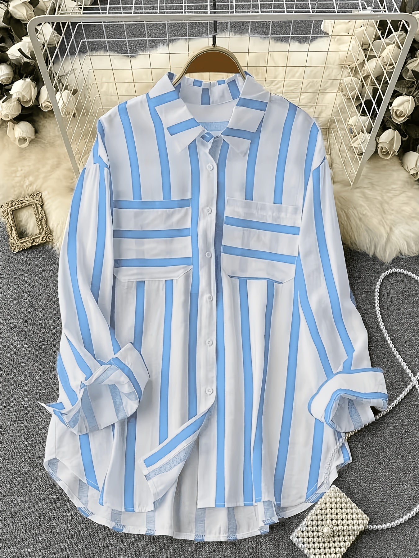 Damen Streifen-Bluse im klassischen Hemd-Stil – Modisches Freizeit- und Büro-Outfit
