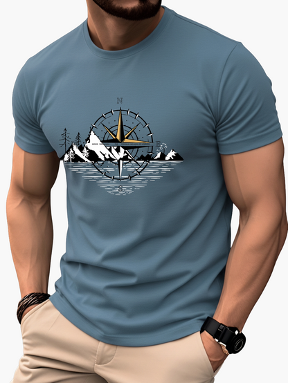Herren T-Shirt mit Kompass- und Bergmotiv – Outdoor Abenteuer Stil