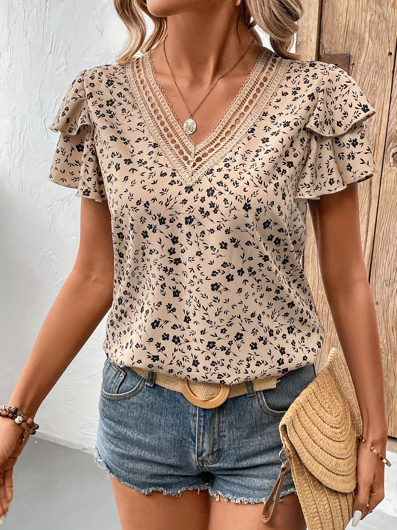 Damen Bluse mit V-Ausschnitt und Rüschenärmeln – Eleganter Sommer-Look für Alltag und Freizeit
