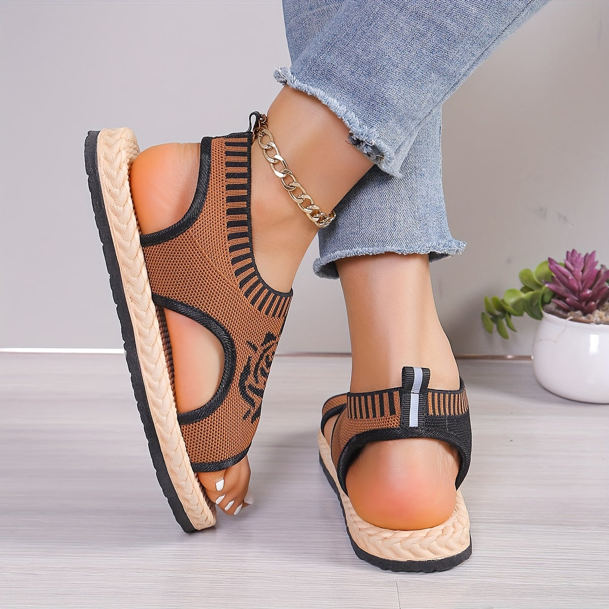 Damen Freizeit Sandalen mit Blumenmuster – Bequeme Sommerschuhe im modernen Strick-Look