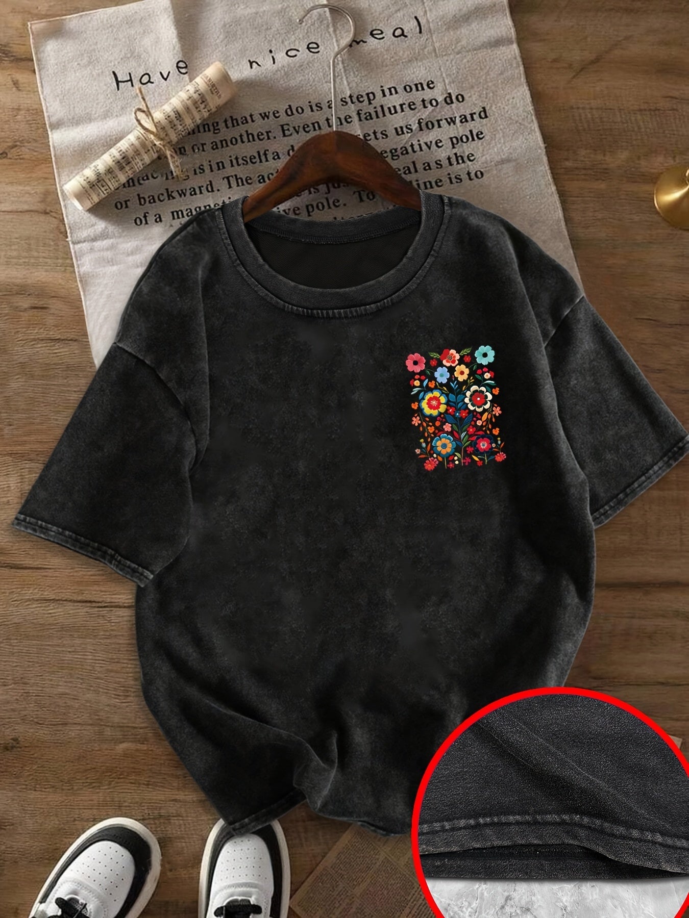 Damen Oversize T-Shirt mit Blumenstickerei – Lässiger Sommer-Look, Vintage Stil
