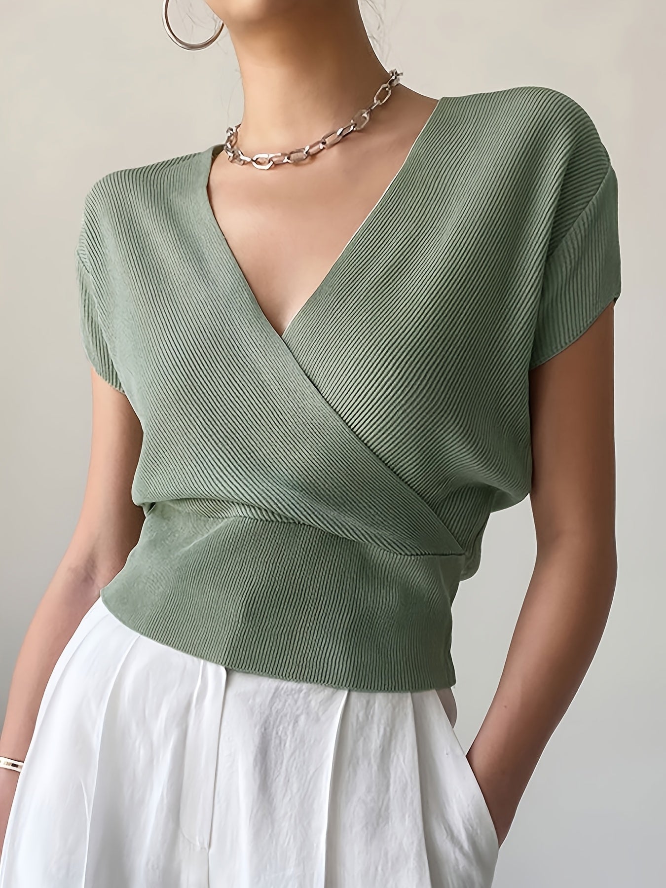 Damen Wickelshirt mit Kurzarm – Elegantes Freizeit-Top im modernen Design