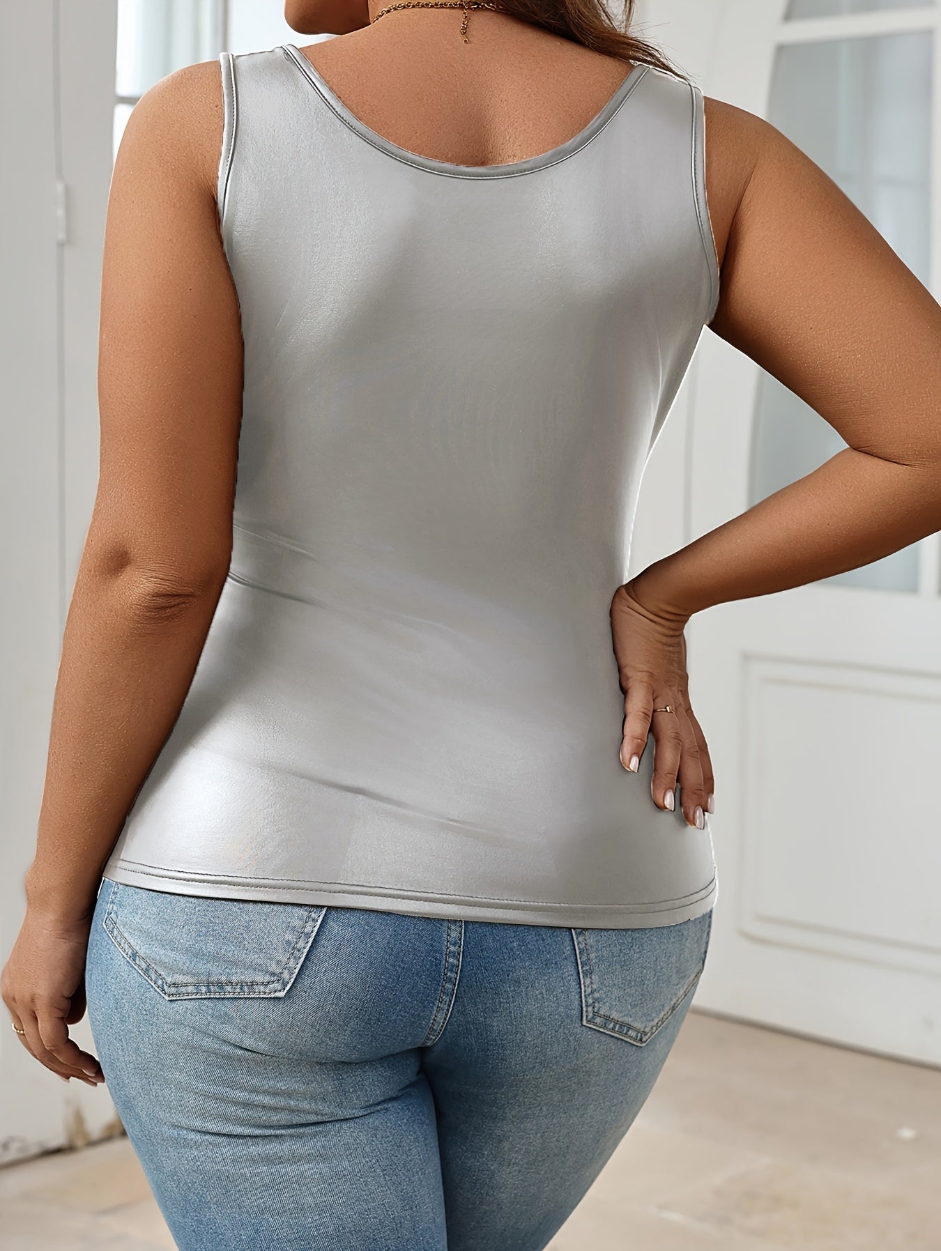 Damen Top im modernen Wetlook – Elegantes ärmelloses Shirt für Freizeit und Ausgehen