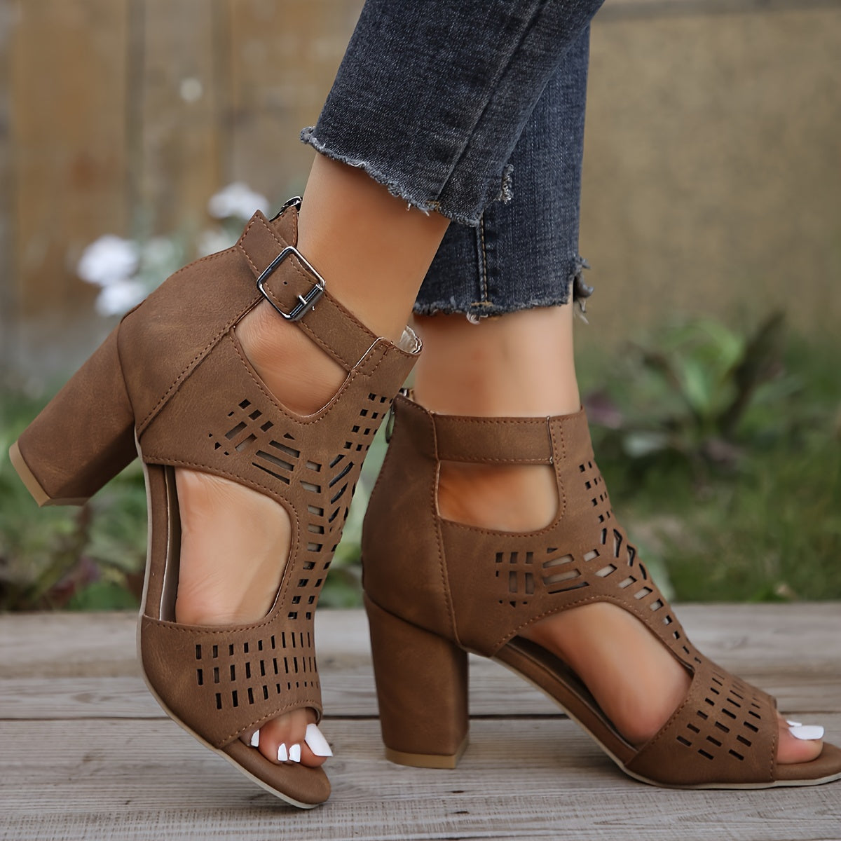 Damen Sandaletten mit Blockabsatz und Cut-Out Design – Modische High Heels für Alltag und besondere Anlässe