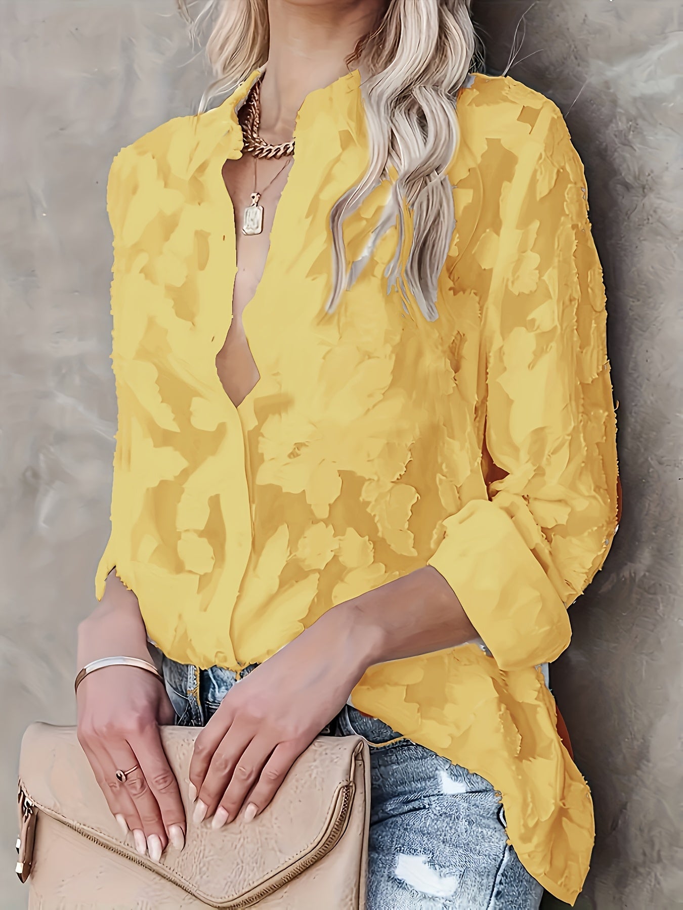 Damen Bluse mit 3D-Blumenmuster – Modische Freizeit- und Bürobluse im lässigen Stil