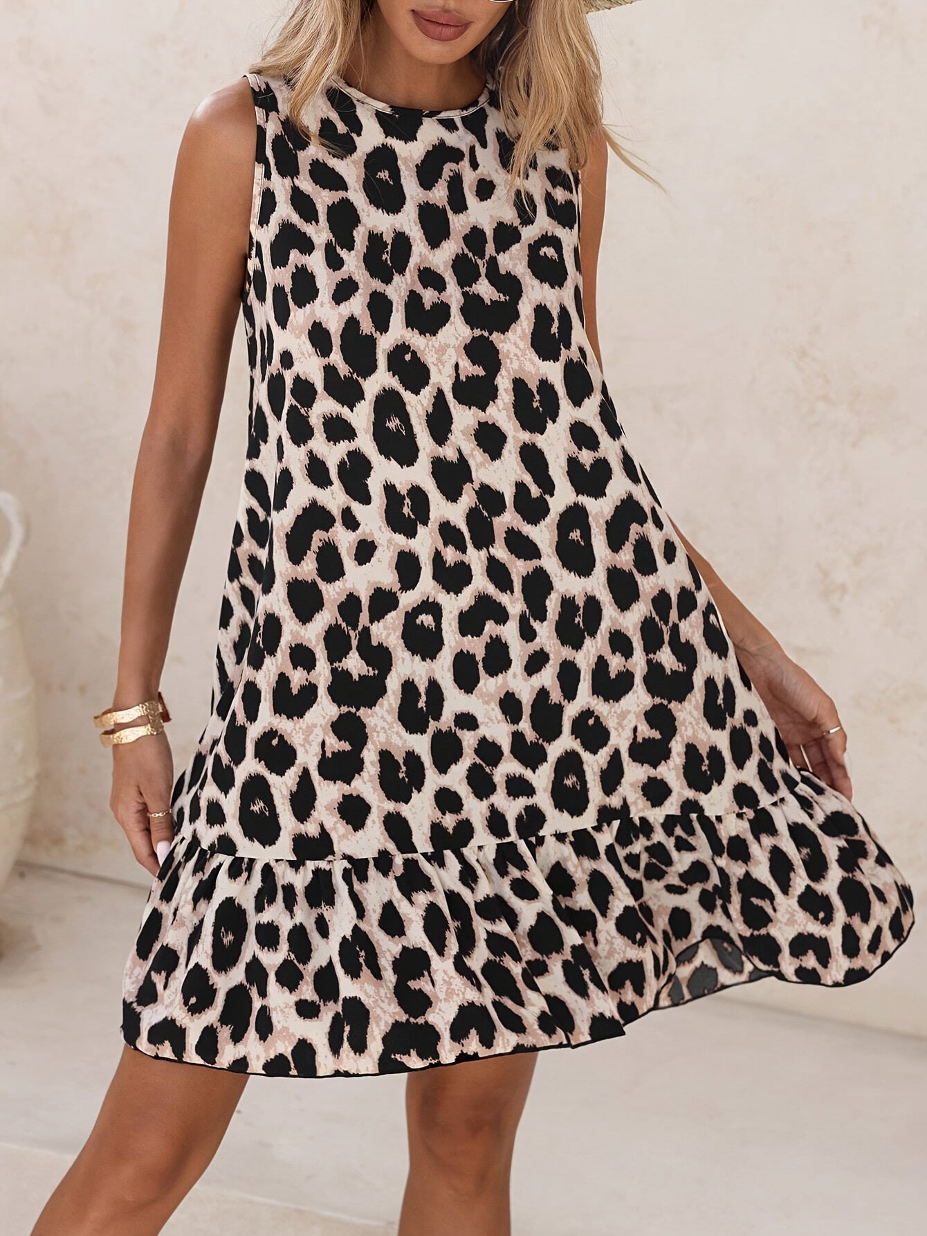 Damen Sommerkleid im Leopardenmuster – Ärmelloses Freizeitkleid mit Volant für Urlaub & Alltag