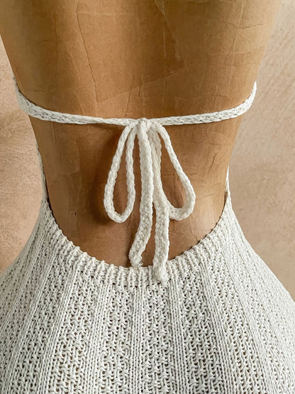 Damen Häkel-Strand-Overall mit tiefem Ausschnitt und Halterneck – Boho Stil für Sommer & Urlaub