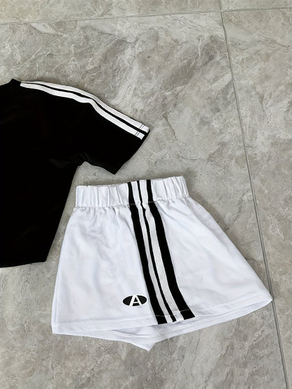 Damen Sportliches Zweiteiler Set – Modernes Crop Top und High-Waist Shorts, Athleisure Look, Fitness & Streetwear