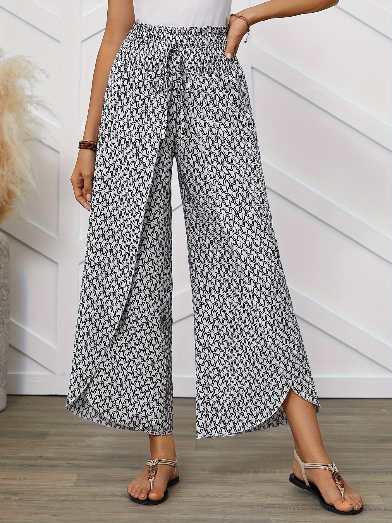 Damen Weite Bein Sommerhose mit Wickeloptik und geometrischem Muster – Elegant & Bequem für Alltag und Urlaub