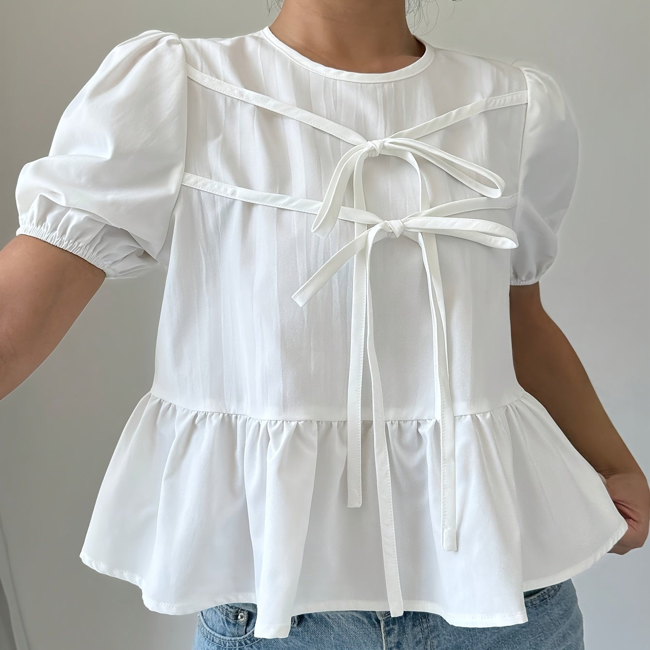 Damen Peplum-Bluse mit Puffärmeln und Schleifendetails – Romantischer Vintage-Stil für Alltag und Freizeit