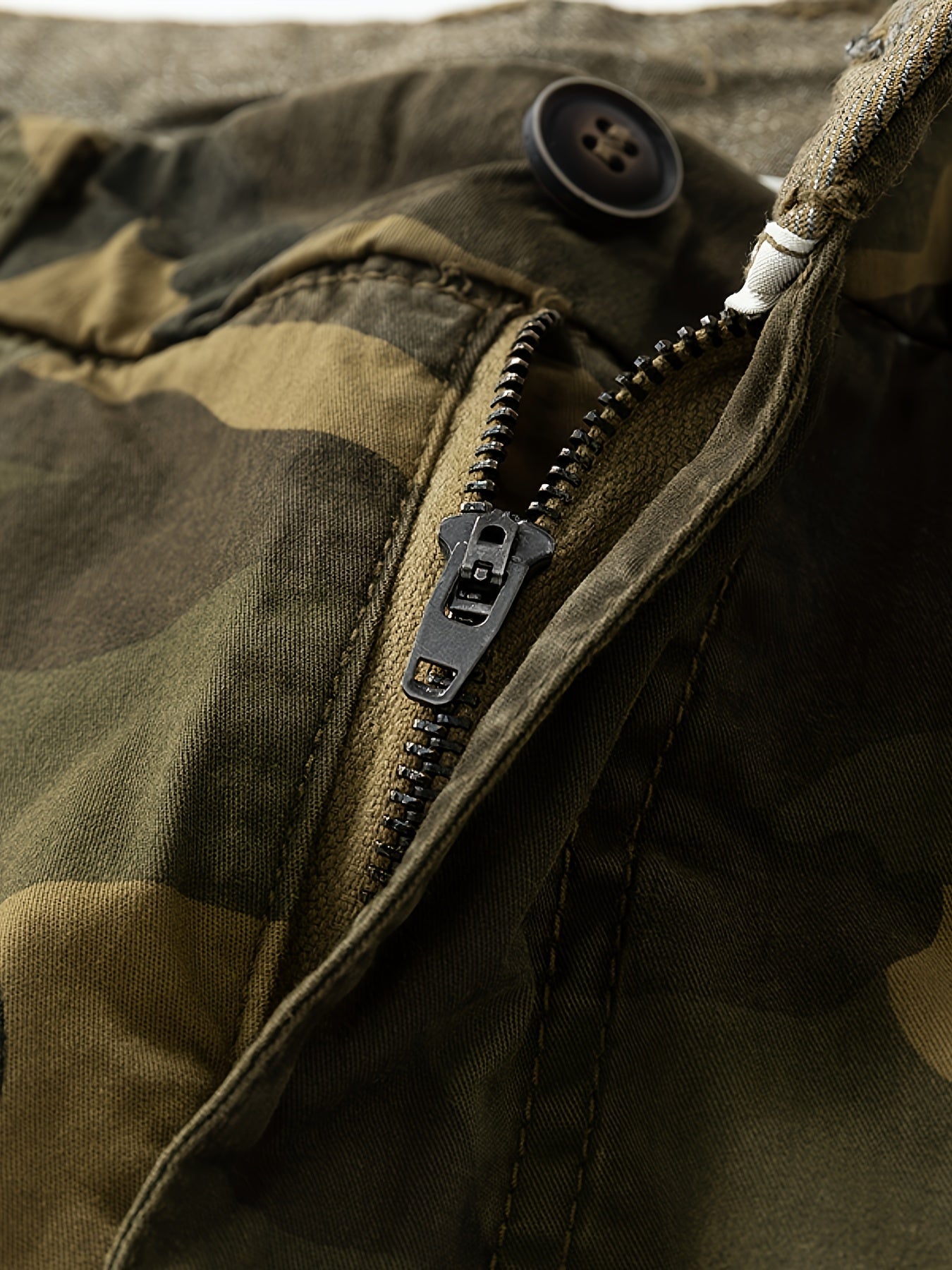 Herren Cargo Shorts im Camouflage-Look – Outdoor & Freizeit Bermuda mit Taschen