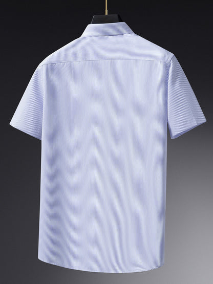 Herren Kurzarm Business-Hemd mit feinem Streifenmuster und modernem Kragen – Eleganter Freizeit- und Büro-Look