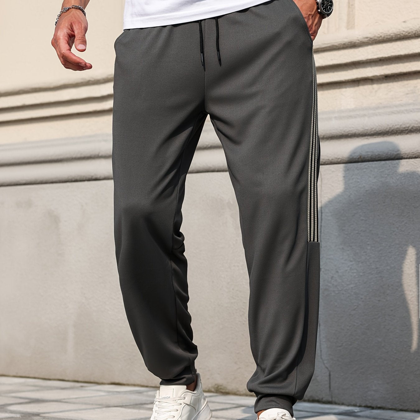 Herren Jogginghose mit sportlichen Seitenstreifen – Moderner Freizeitstil