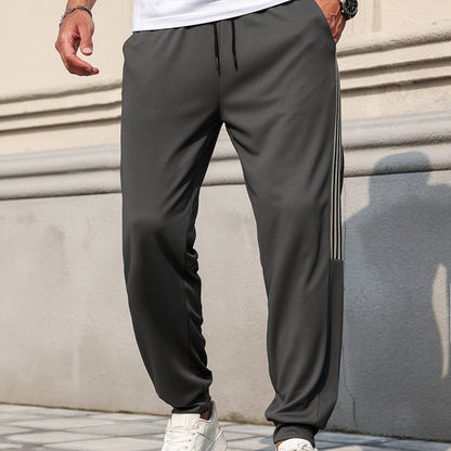 Herren Jogginghose mit sportlichen Seitenstreifen – Moderner Freizeitstil