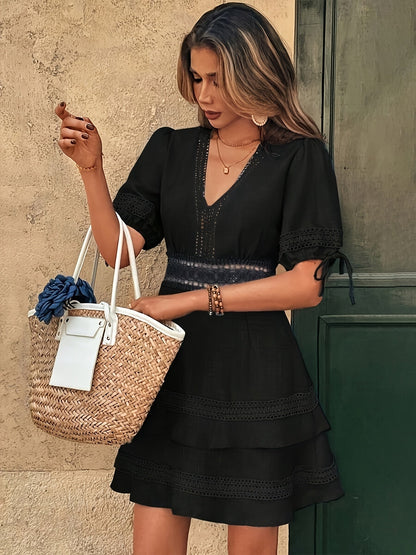 Damen Elegant Volantkleid mit Spitze und V-Ausschnitt – Perfekt für Alltag und Urlaub