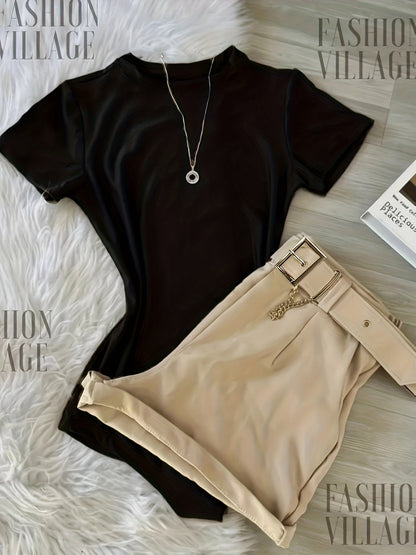 Damen Zweiteiler Set – Stilvolles T-Shirt und Shorts mit Gürtel, Casual Chic Outfit