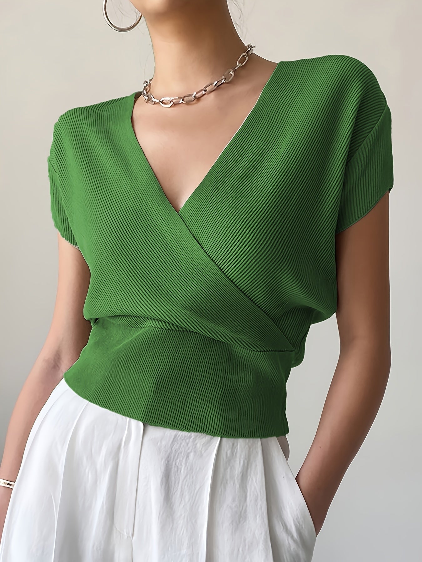 Damen Wickelshirt mit Kurzarm – Elegantes Freizeit-Top im modernen Design