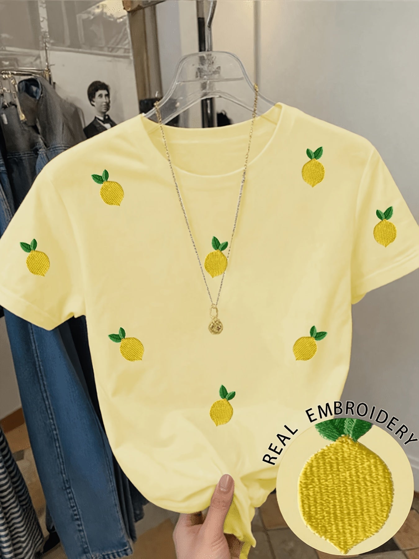 Damen T-Shirt mit Zitronen-Stickerei, Casual Sommer Oberteil, stylisch und verspielt