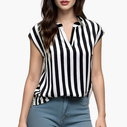 Damen Weitbein-Hose und Streifenbluse – Modisches Sommer-Outfit für Alltag und Büro