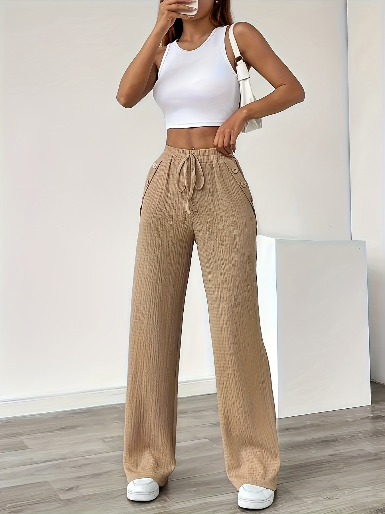 Damen Freizeithose mit weitem Bein und Knopfdetails – Stilvolle Loungehose für Alltag und Freizeit