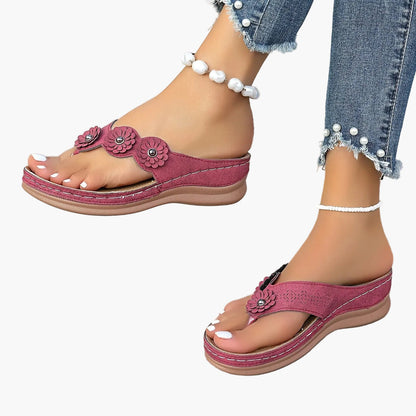 Damen Casual Zehentrenner Sandalen mit Keilabsatz und Blumenapplikation – Bequeme Sommerschuhe für Freizeit