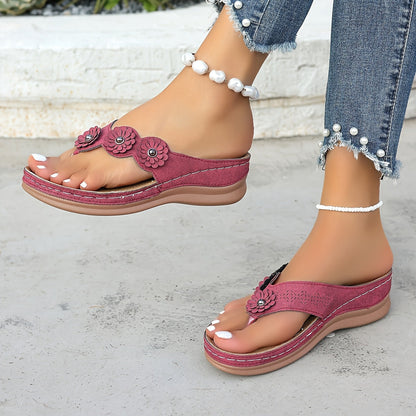 Damen Casual Zehentrenner Sandalen mit Keilabsatz und Blumenapplikation – Bequeme Sommerschuhe für Freizeit