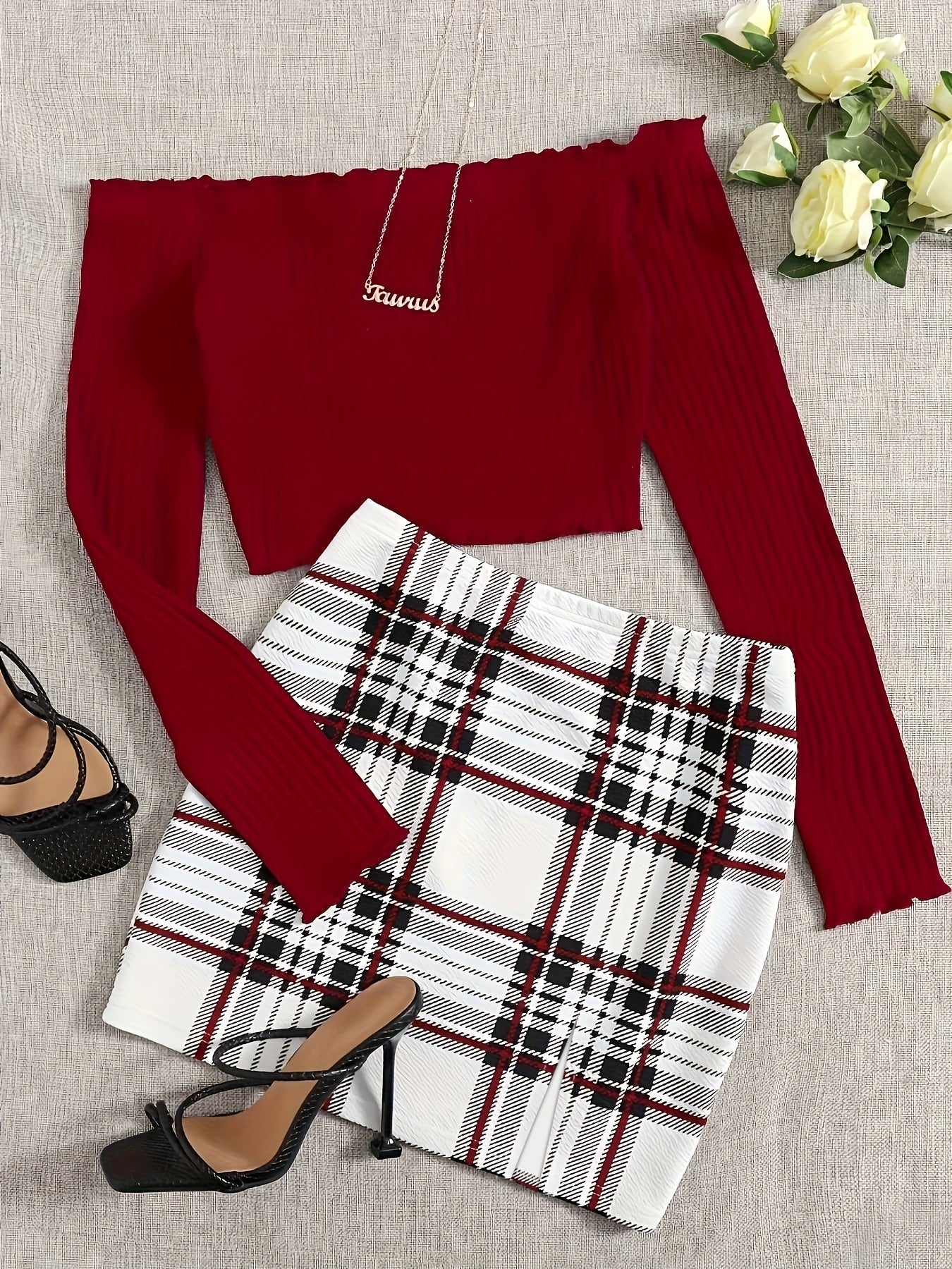 Damen Off-Shoulder Zweiteiler Set – Elegantes Oberteil mit Falten & Karierter Minirock – Perfekt für Frühling und Sommer