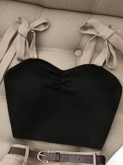 Damen Zweiteiler Set mit Schleifen-Trägertop und Wickelshorts – Eleganter Freizeit-Look