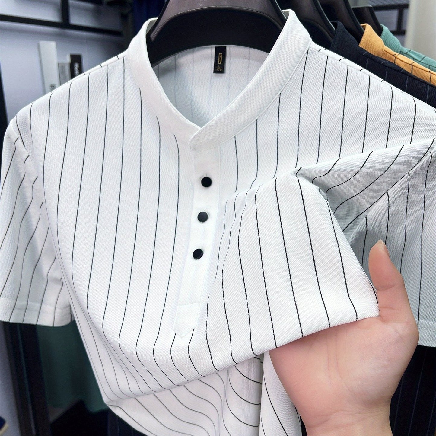 Herren Kurzarm-Hemd mit Stehkragen und Nadelstreifen – Modernes Freizeitshirt mit Knopfleiste