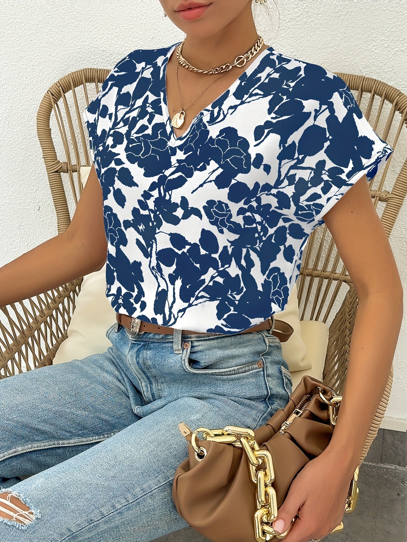 Damen Elegant Blusenshirt mit Blumenmuster und V-Ausschnitt – Perfekt für Büro & Freizeit