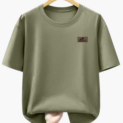 Herren T-Shirt mit Berg-Logo – Freizeit, Modern, Outdoor-inspiriert