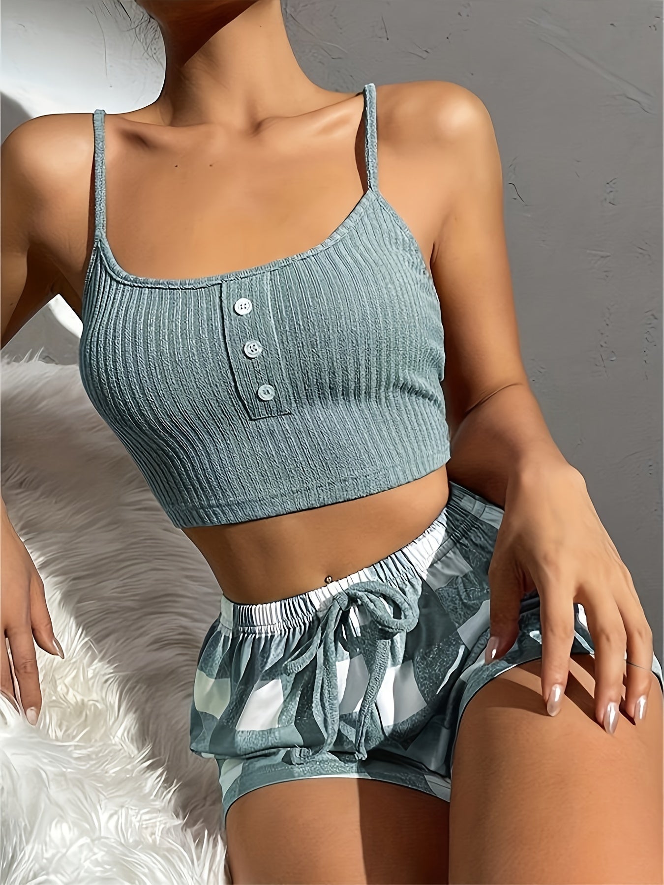 Damen Loungewear Set – Bequemes Freizeit Top und Shorts für Zuhause & Sommer