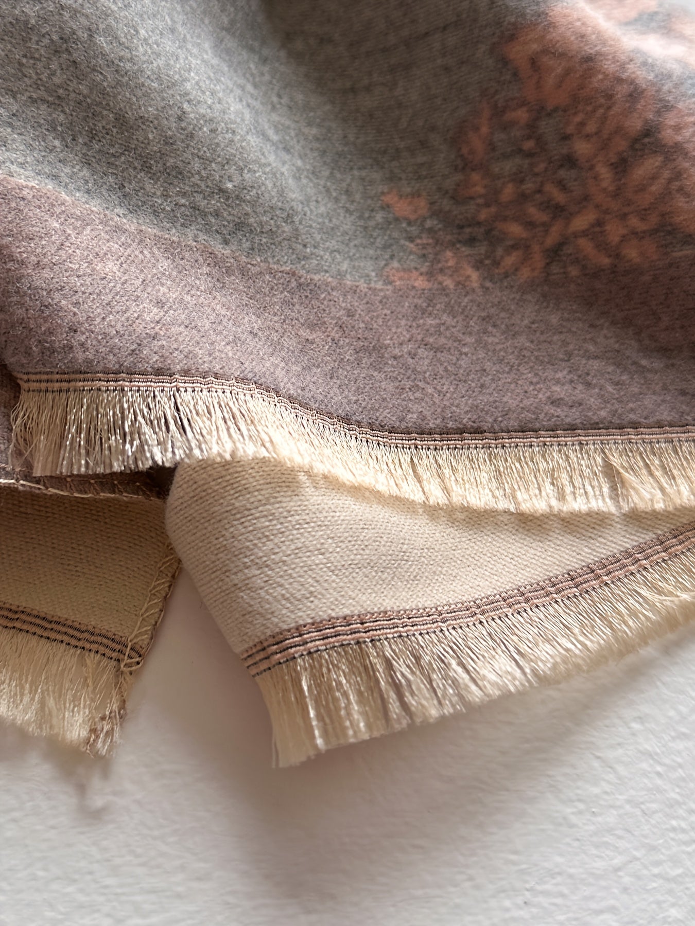 Damen Kimono Cardigan mit floralem Vintage-Muster – Elegante offene Umhangjacke für Freizeit und besondere Anlässe