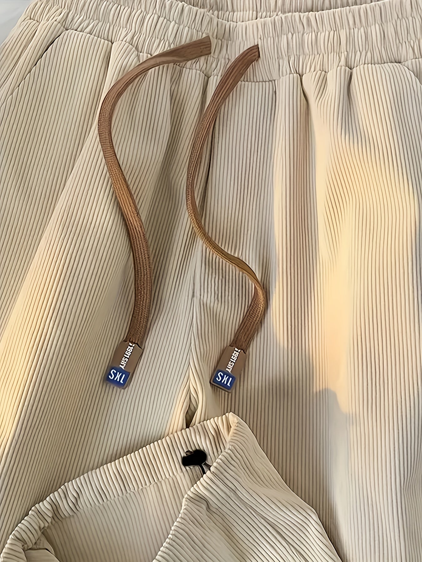 Herren Plisseehose Modern Relaxed Fit mit Kordelzug – Stilvolle Freizeithose für Alltag und Freizeit