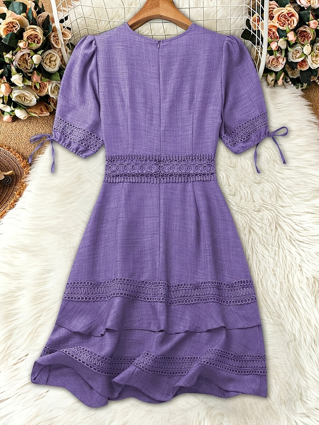 Damen Elegant Volantkleid mit Spitze und V-Ausschnitt – Perfekt für Alltag und Urlaub