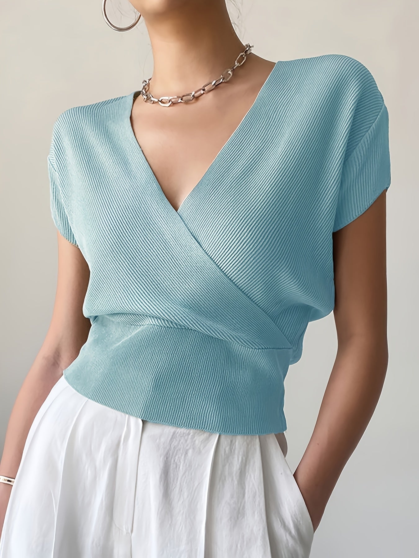 Damen Wickelshirt mit Kurzarm – Elegantes Freizeit-Top im modernen Design
