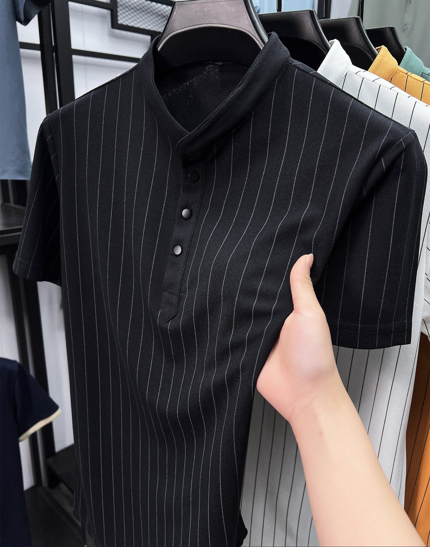 Herren Kurzarm-Hemd mit Stehkragen und Nadelstreifen – Modernes Freizeitshirt mit Knopfleiste